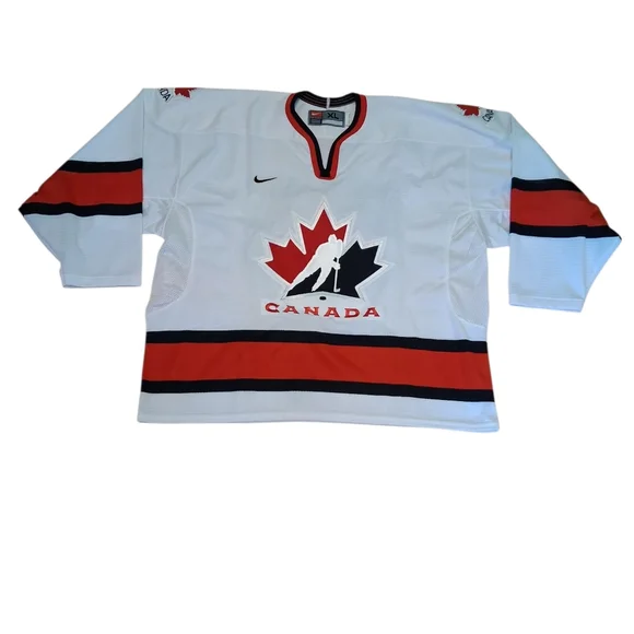 Nike Canada  Hockey Jersey - Embroidered Logos 5024 - Picture 2 of 8
